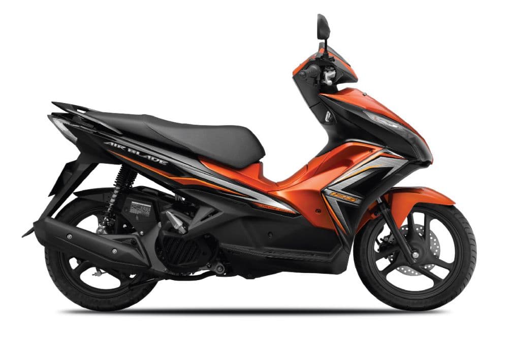Honda Air-Blade 125 in orange color